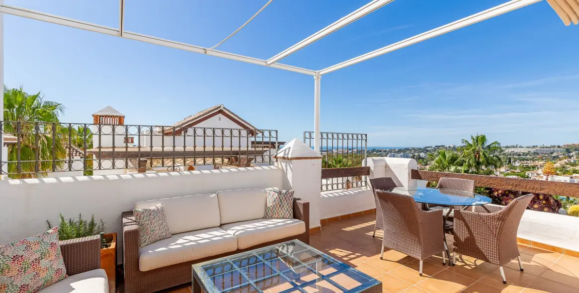 Продажа двухуровневого пентхауса в Nueva Andalucía 4