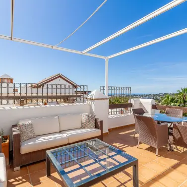 Sale of penthouse duplex in Nueva Andalucía