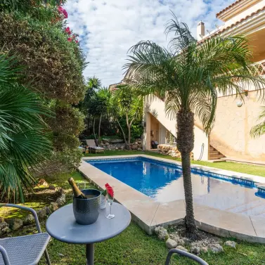Venta de villa independiente en Riviera del Sol
