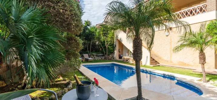 Venta de villa independiente en Riviera del Sol 0