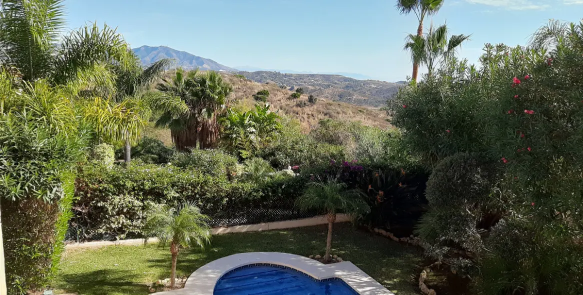 Venta de villa independiente en Riviera del Sol 5