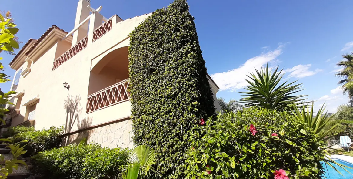 Venta de villa independiente en Riviera del Sol 11