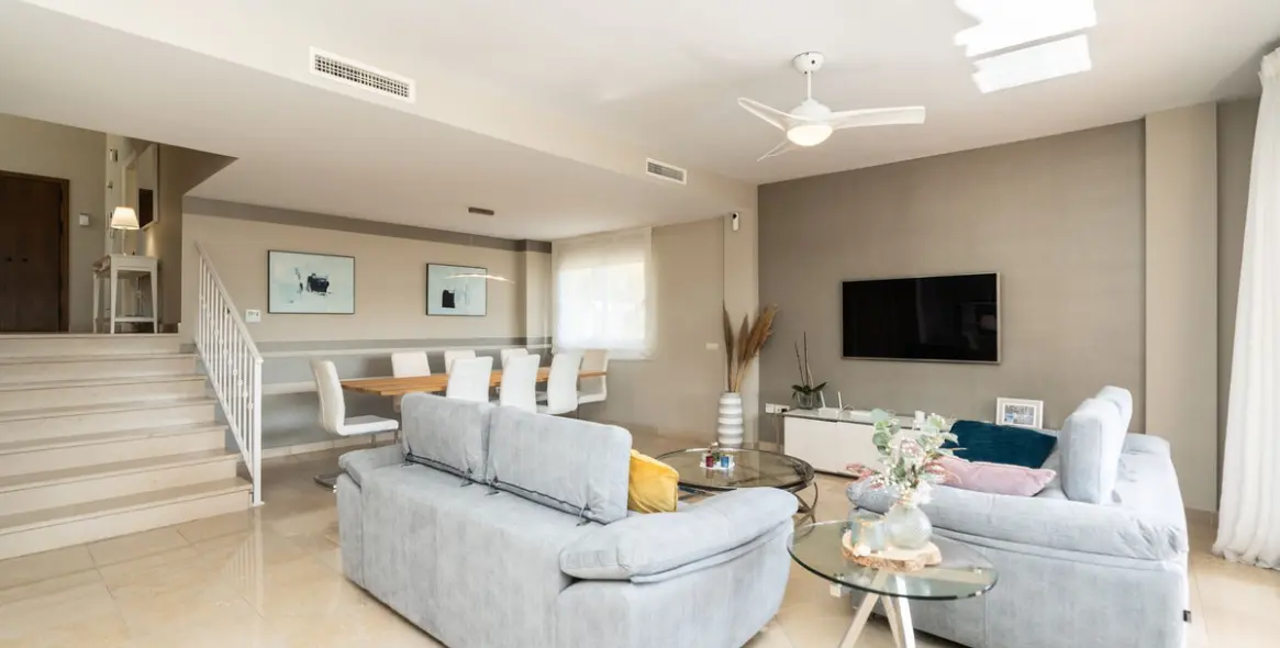 Sale of detached villa in Riviera del Sol 21