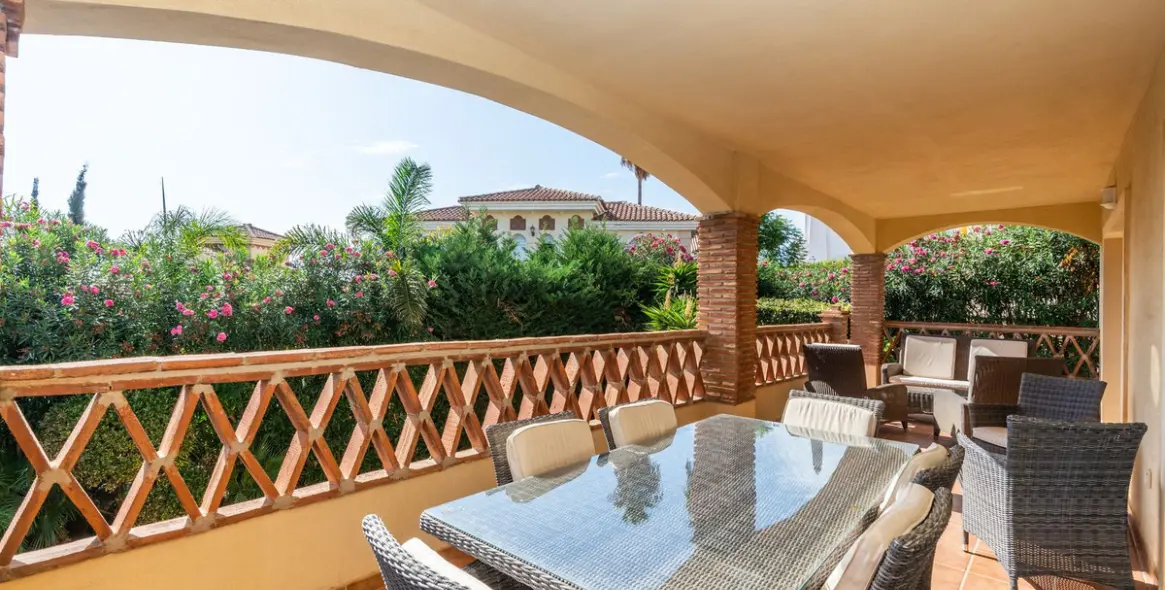 Sale of detached villa in Riviera del Sol 31