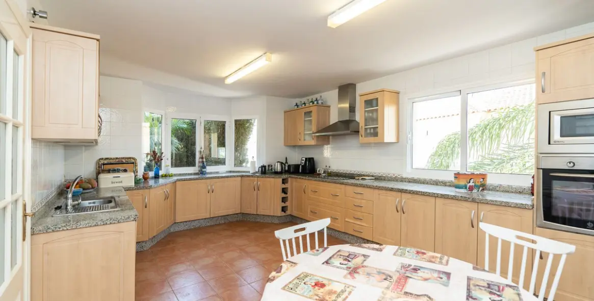 Sale of detached villa in Riviera del Sol 32