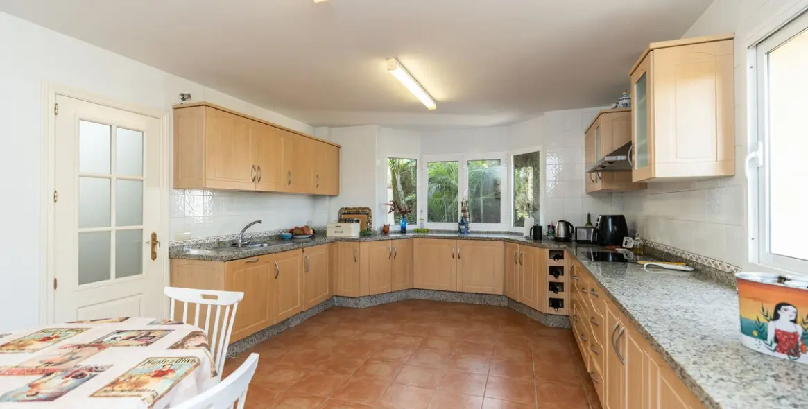 Sale of detached villa in Riviera del Sol 34