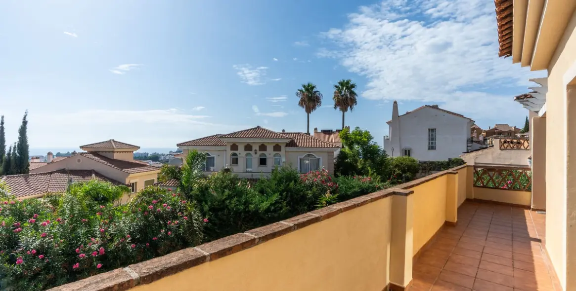 Sale of detached villa in Riviera del Sol 44