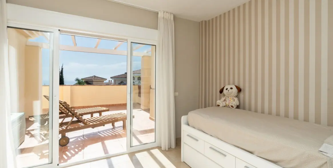 Sale of detached villa in Riviera del Sol 47