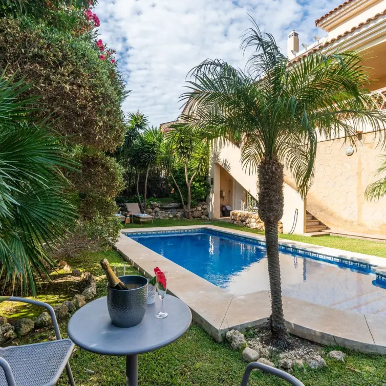 Sale of detached villa in Riviera del Sol