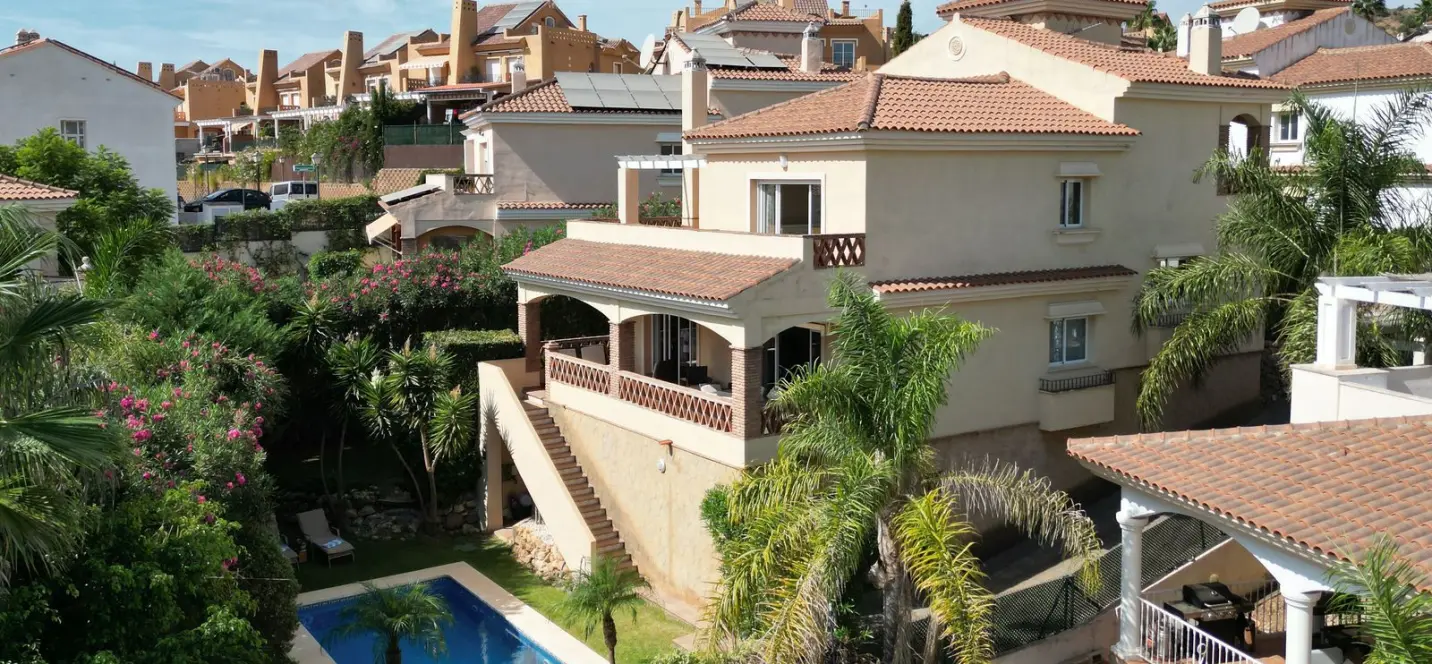 Sale of detached villa in Riviera del Sol 2