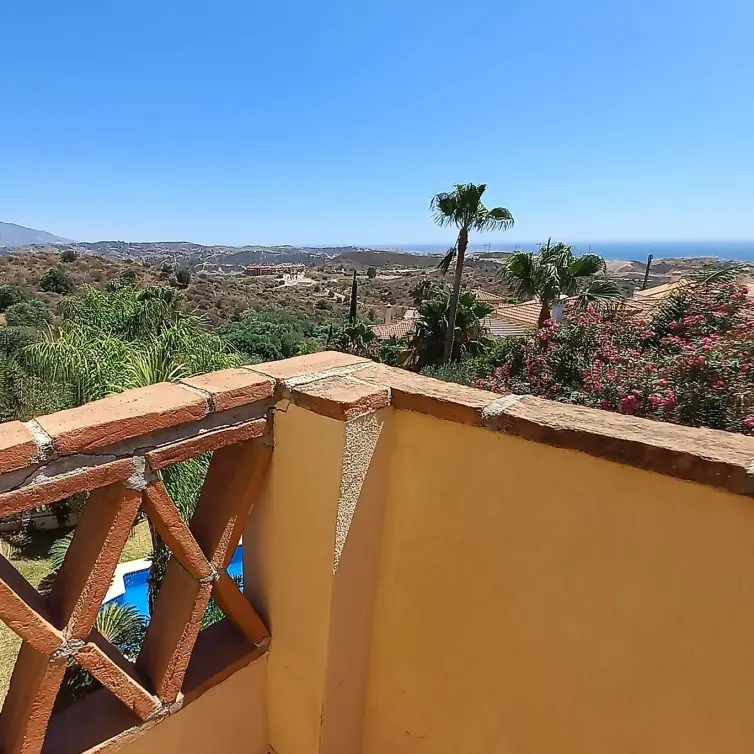 Sale of detached villa in Riviera del Sol