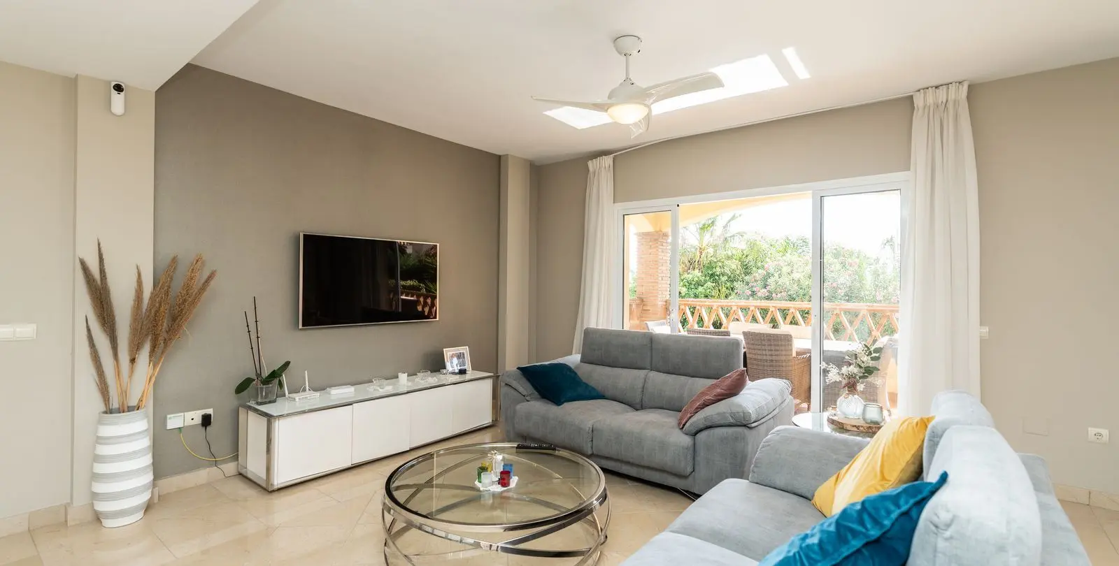 Sale of detached villa in Riviera del Sol 20