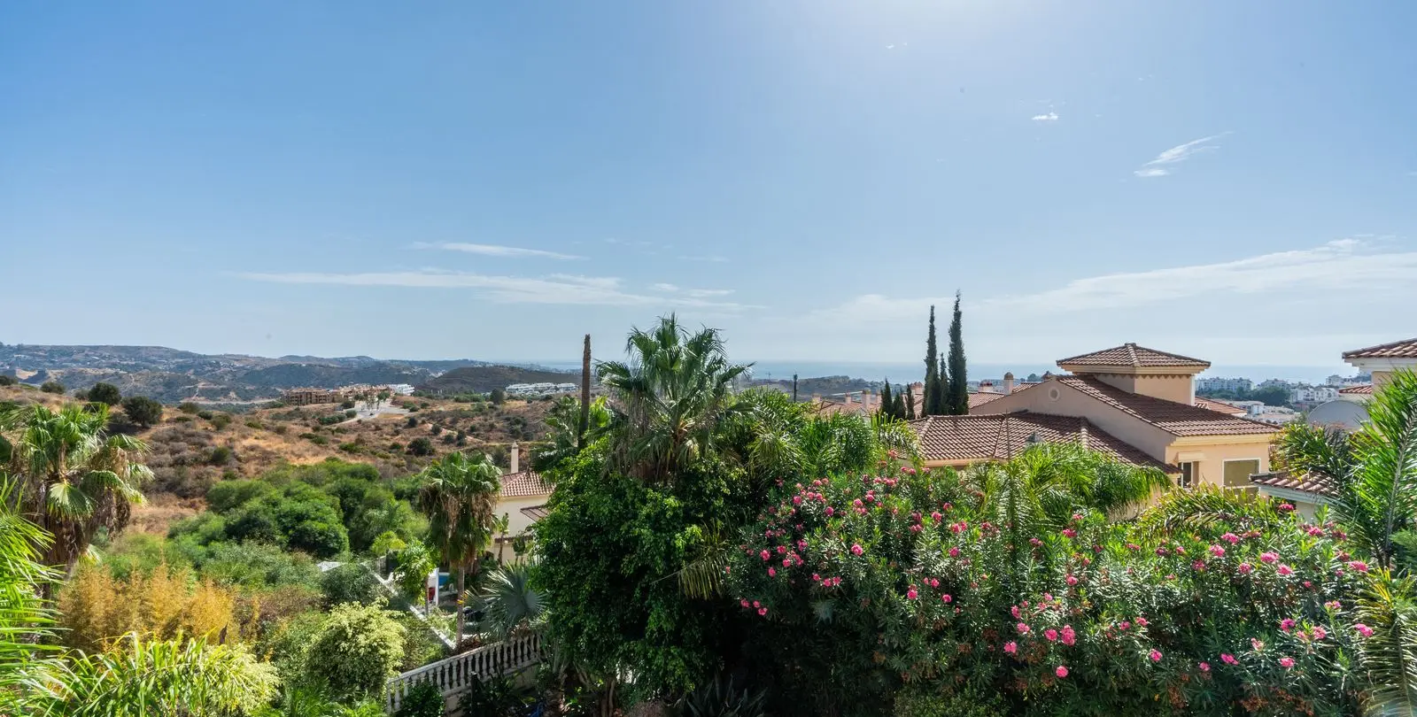 Sale of detached villa in Riviera del Sol 55