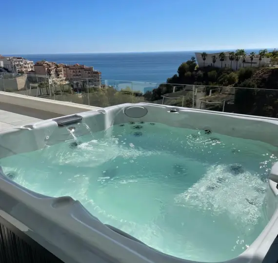 Продажа апартаментов на среднем этаже в Benalmadena Costa