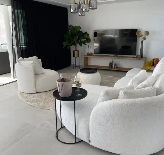 Продажа апартаментов на среднем этаже в Benalmadena Costa