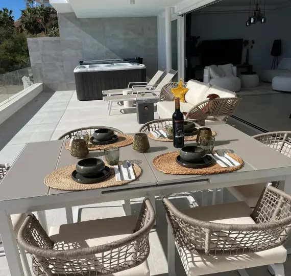 Продажа апартаментов на среднем этаже в Benalmadena Costa