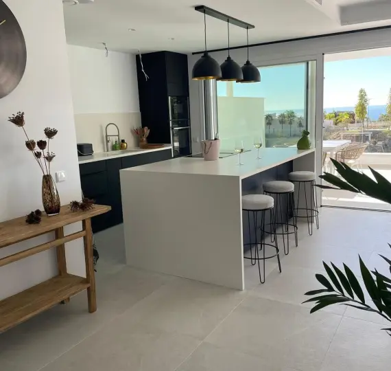 Продажа апартаментов на среднем этаже в Benalmadena Costa
