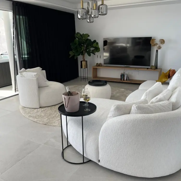 Sale of middle floor apartment in Benalmadena Costa