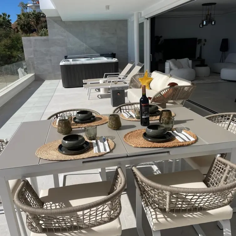 Sale of middle floor apartment in Benalmadena Costa