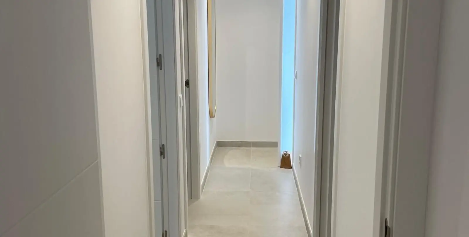 Sale of middle floor apartment in Benalmadena Costa 10