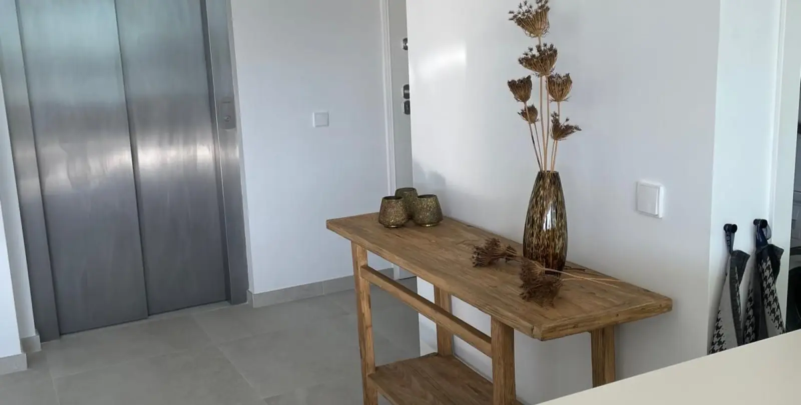 Sale of middle floor apartment in Benalmadena Costa 12