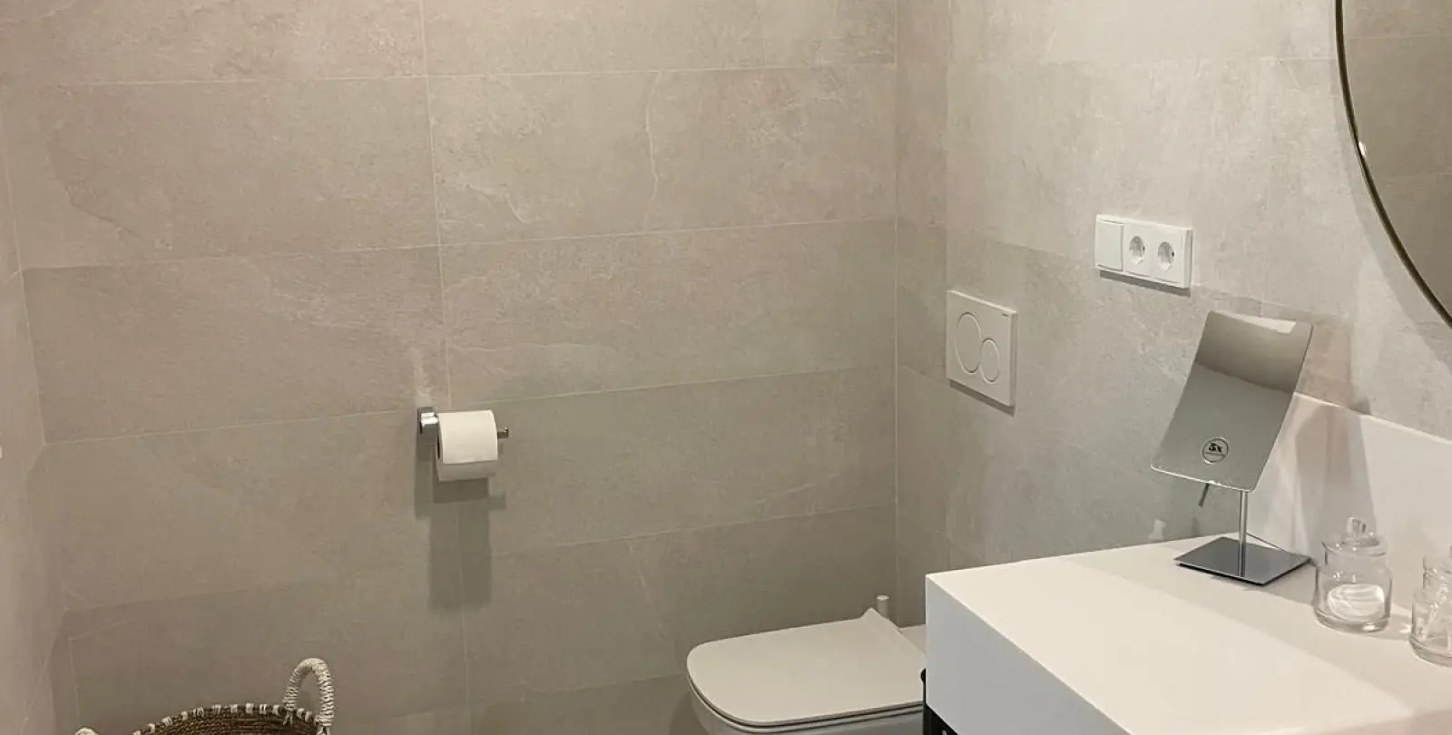 Sale of middle floor apartment in Benalmadena Costa 19