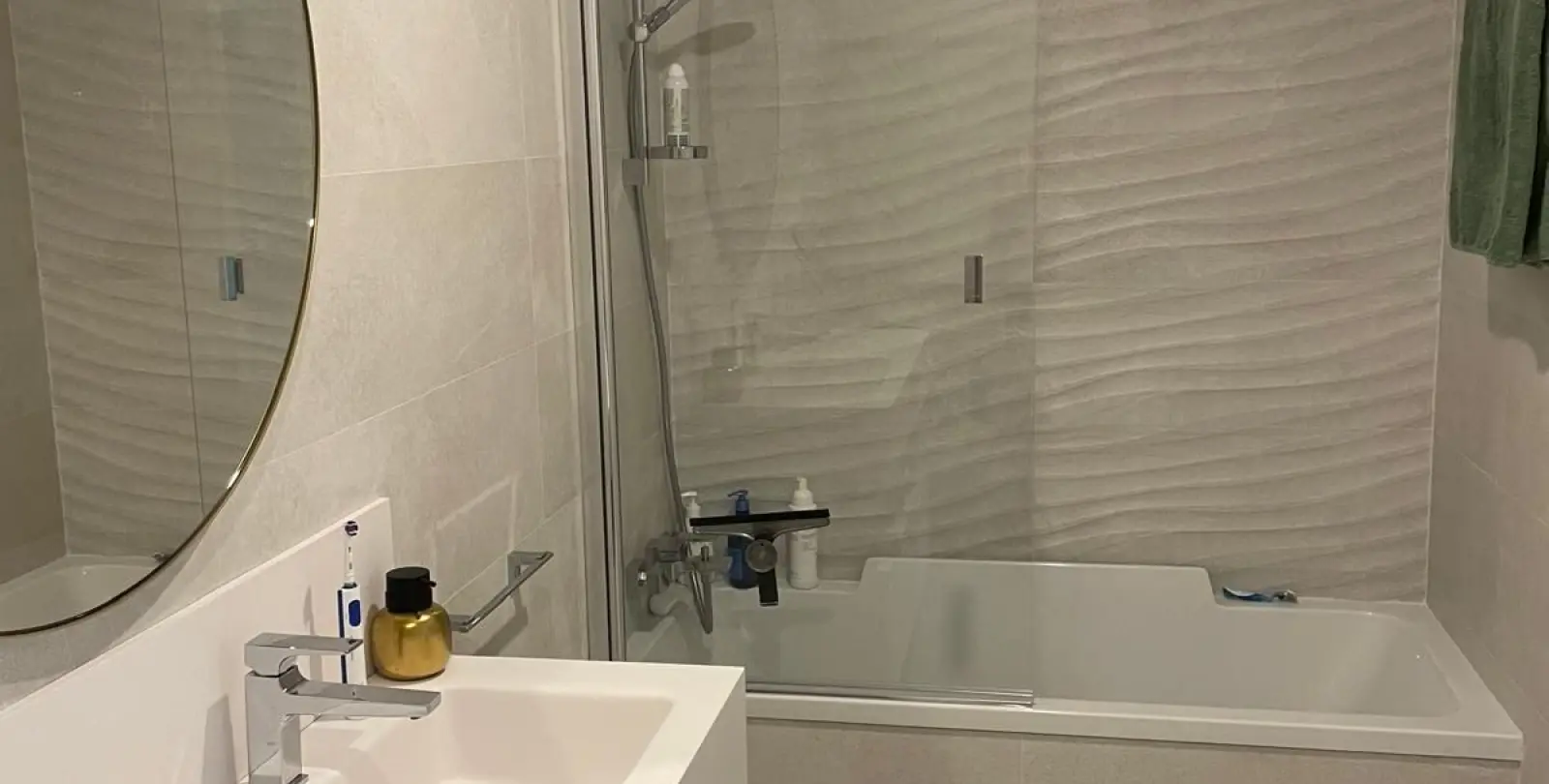 Sale of middle floor apartment in Benalmadena Costa 21