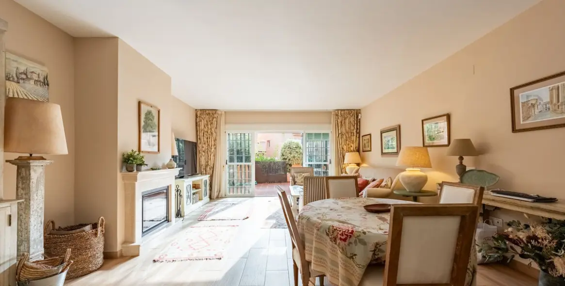 Продажа дома на две семьи в Nagüeles 1