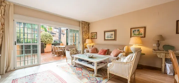 Venta de casa pareada en Nagüeles 1