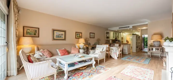 Venta de casa pareada en Nagüeles 2