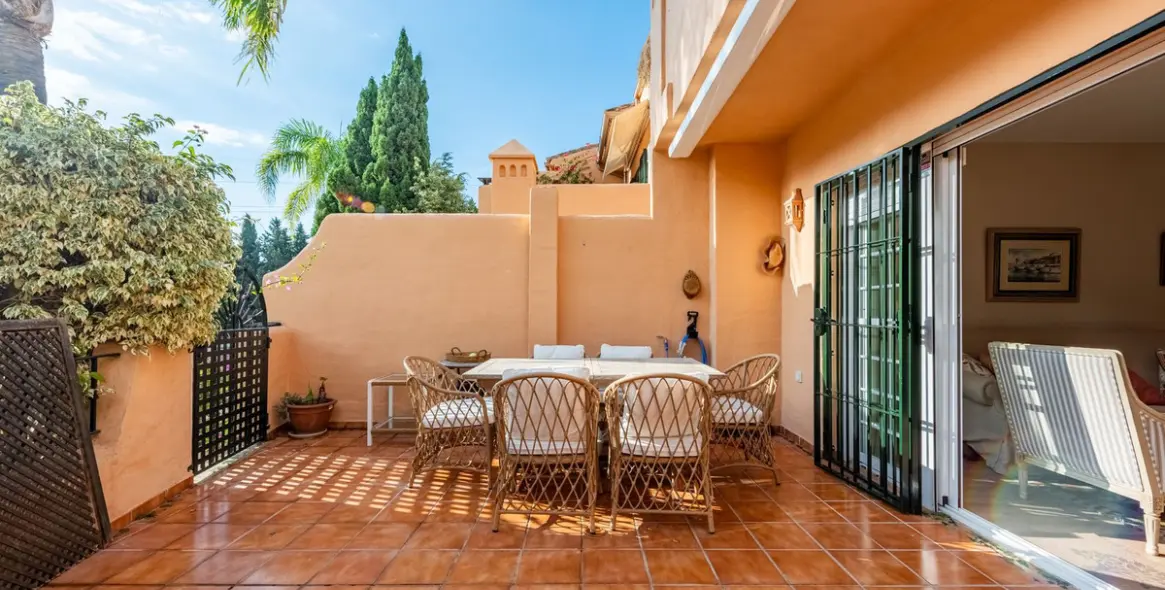 Продажа дома на две семьи в Nagüeles 6