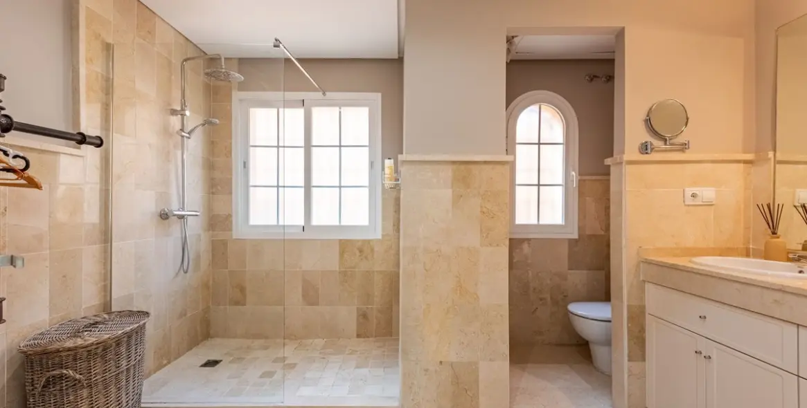 Продажа дома на две семьи в Nagüeles 12