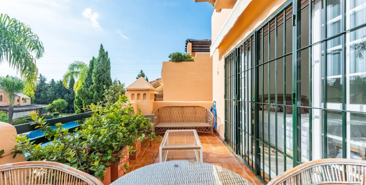 Продажа дома на две семьи в Nagüeles 14