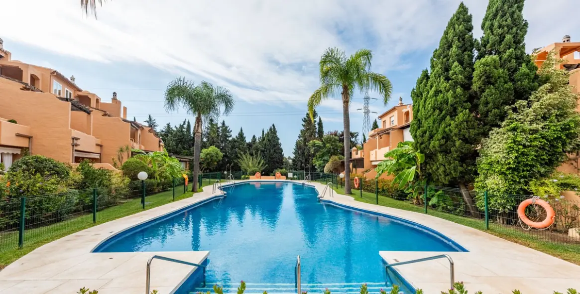 Sale of semi-detached house in Nagüeles 33