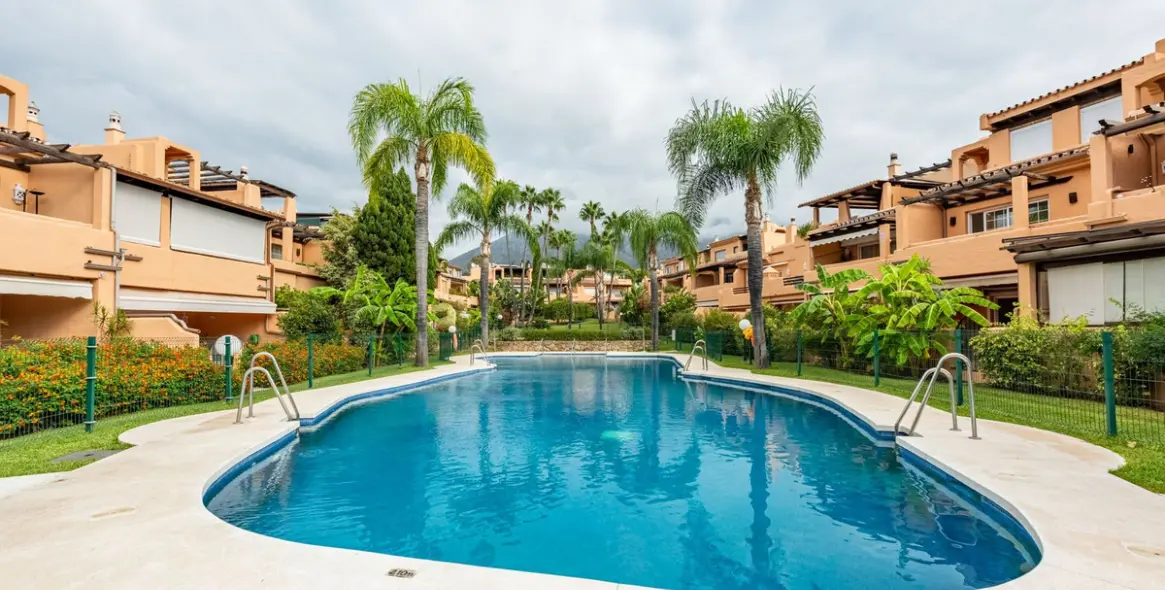 Sale of semi-detached house in Nagüeles 34