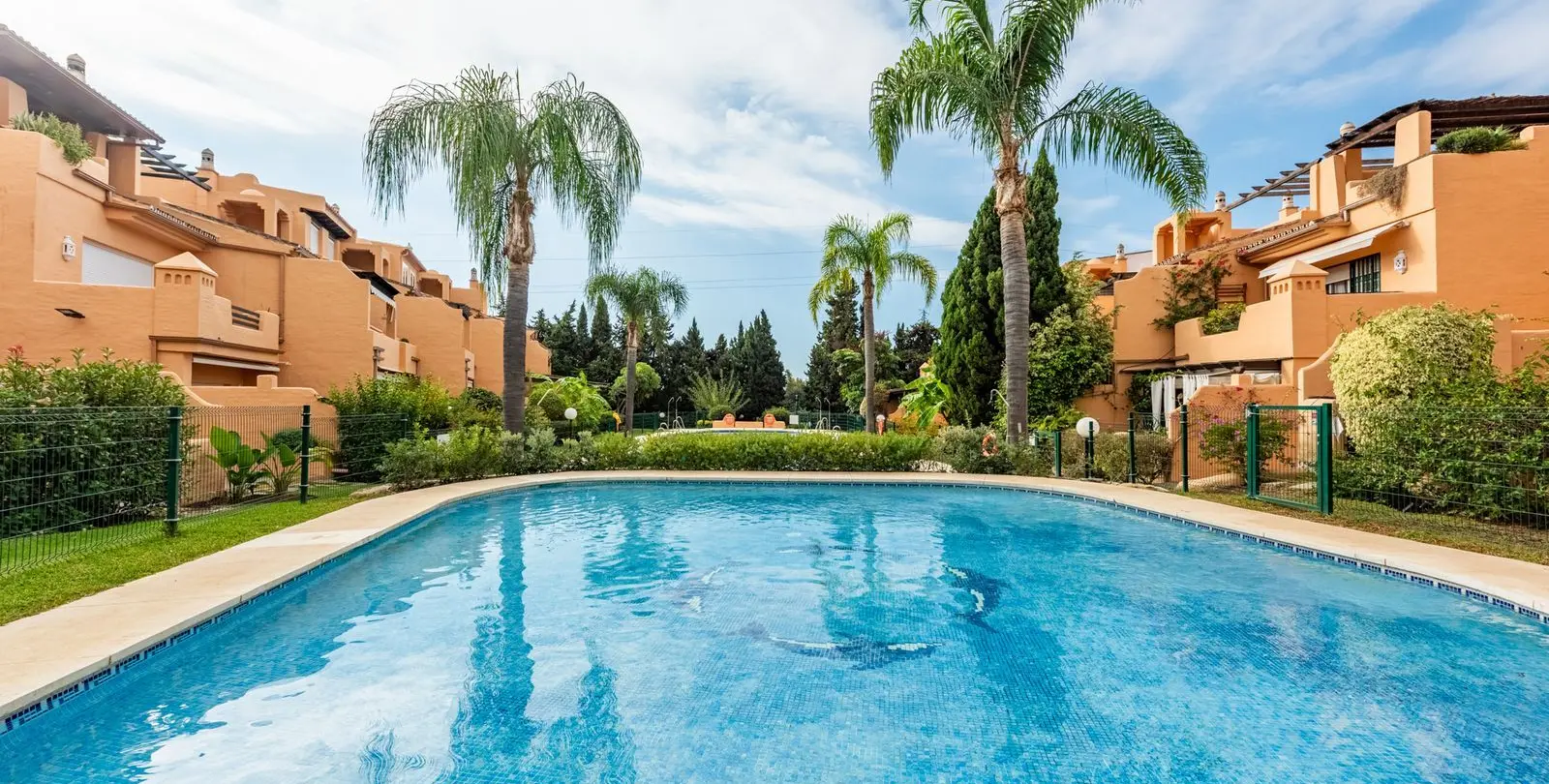 Продажа дома на две семьи в Nagüeles 31