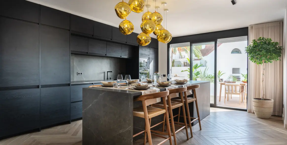 Продажа апартаментов на среднем этаже в Nueva Andalucía 1