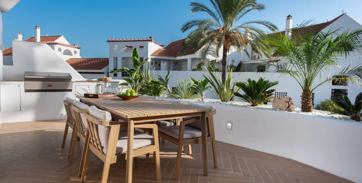 Продажа апартаментов на среднем этаже в Nueva Andalucía 2