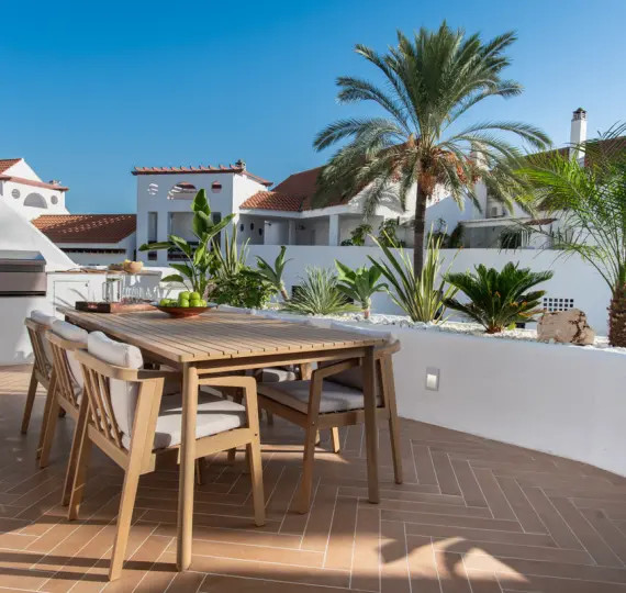 Продажа апартаментов на среднем этаже в Nueva Andalucía