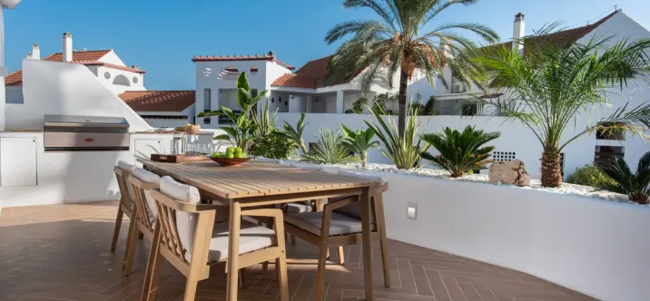 Продажа апартаментов на среднем этаже в Nueva Andalucía 1