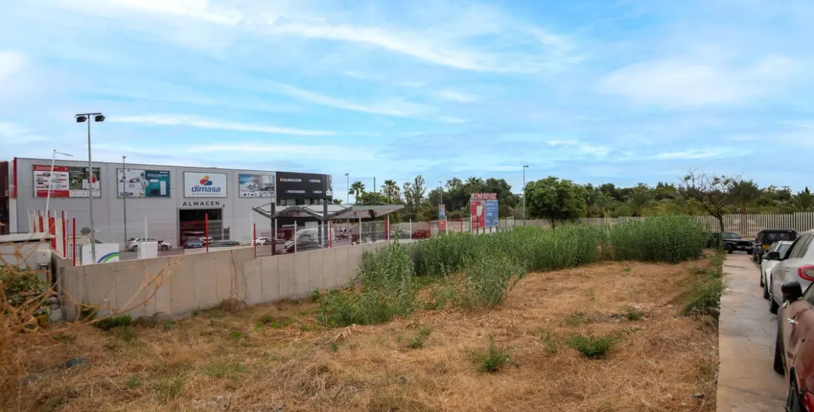 Sale of commercial plot in San Pedro de Alcántara 13