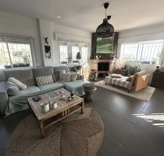 Venta de villa independiente en Rincón de la Victoria