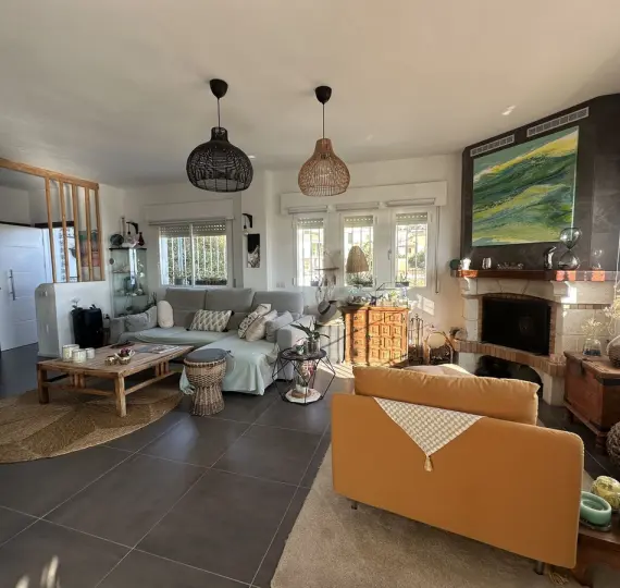 Venta de villa independiente en Rincón de la Victoria