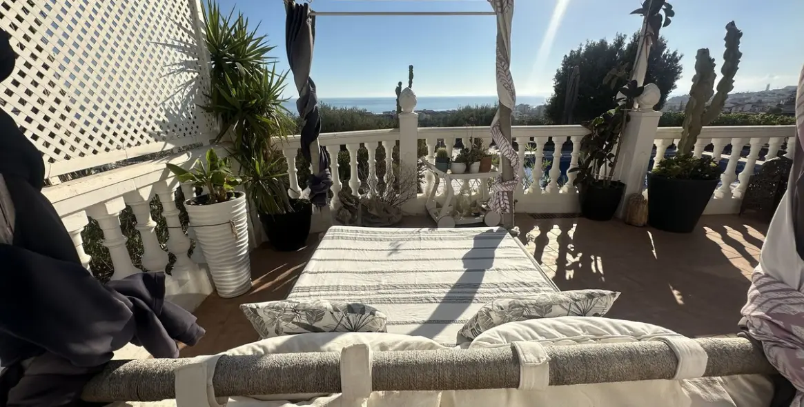 Sale of detached villa in Rincón de la Victoria 30