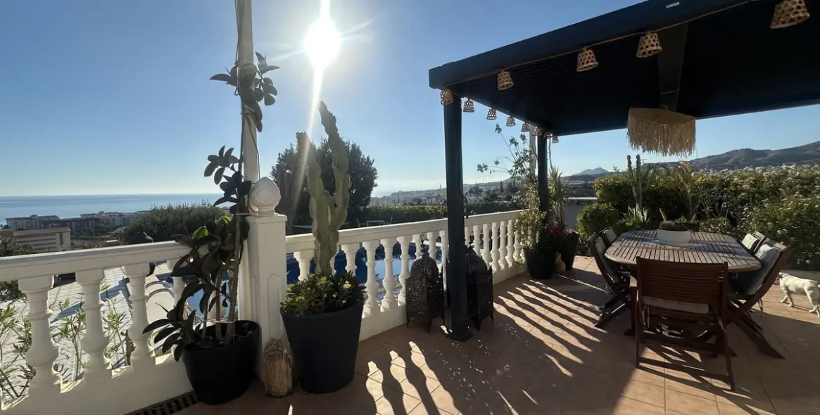 Sale of detached villa in Rincón de la Victoria 31