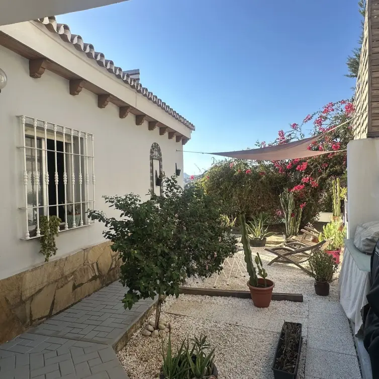 Venta de villa independiente en Rincón de la Victoria