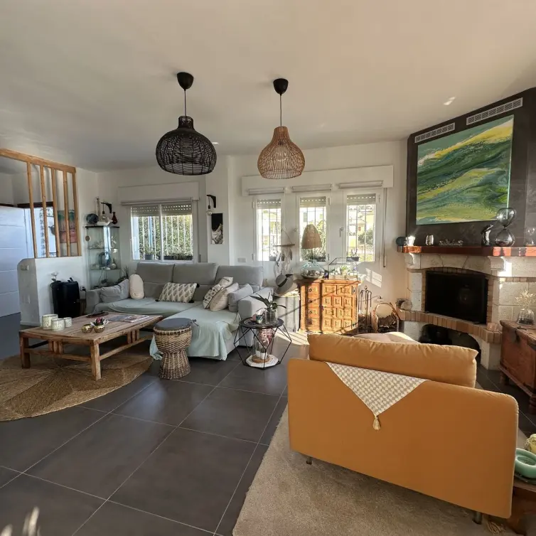 Venta de villa independiente en Rincón de la Victoria