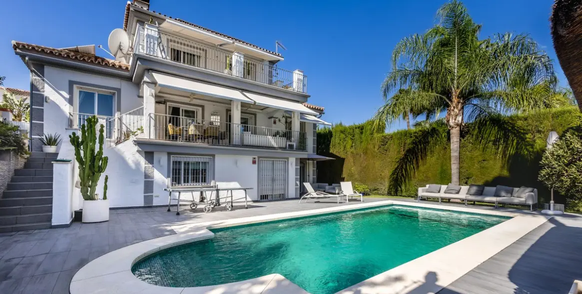 Продажа  отдельно стоящей виллы в Alhaurín el Grande 1