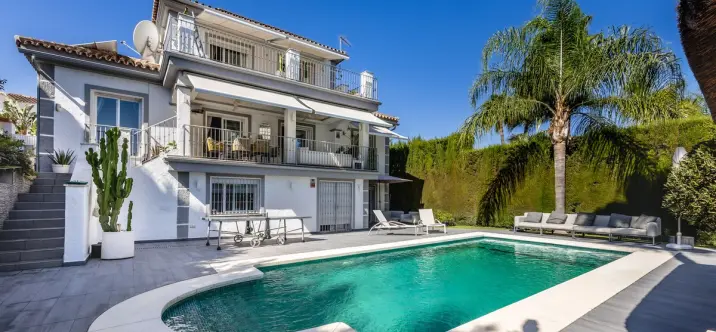 Venta de villa independiente en Alhaurín el Grande 0