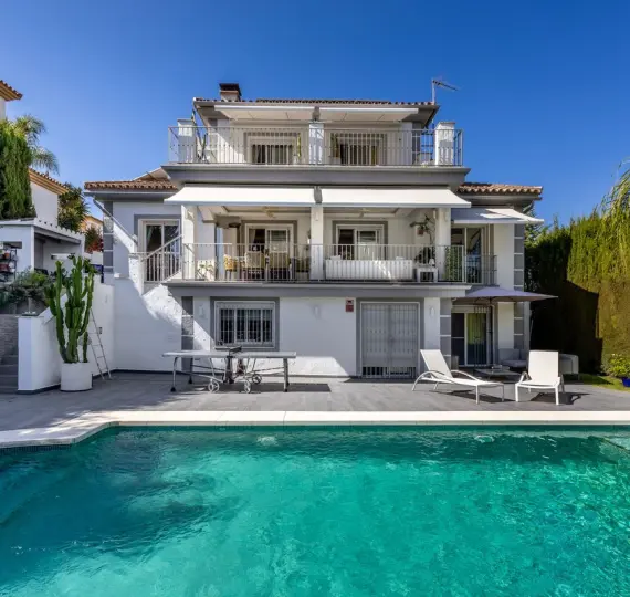 Venta de villa independiente en Alhaurín el Grande